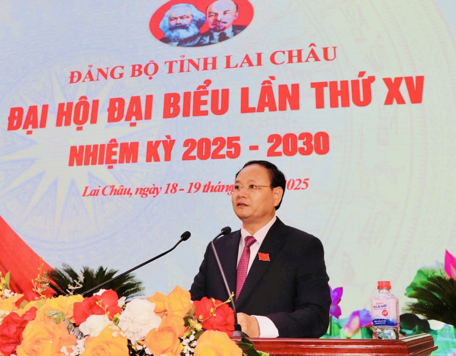 Phó Bí thư Thường trực Tỉnh ủy Lê Minh Ngân điều hành Phiên trù bị.