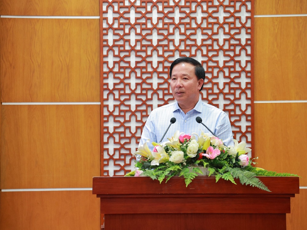 Phó Bí thư Tỉnh uỷ, Chủ tịch UBND tỉnh Nguyễn Văn Út phát biểu kết luận tại hội nghị
