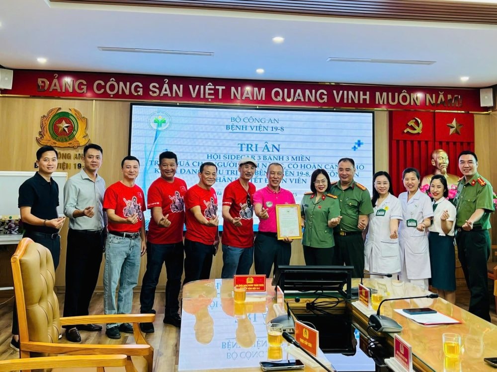 Tết Trung Thu Ấm Áp Tại Bệnh Viện 19-8: Yêu Thương Gõ Cửa Những Trái Tim