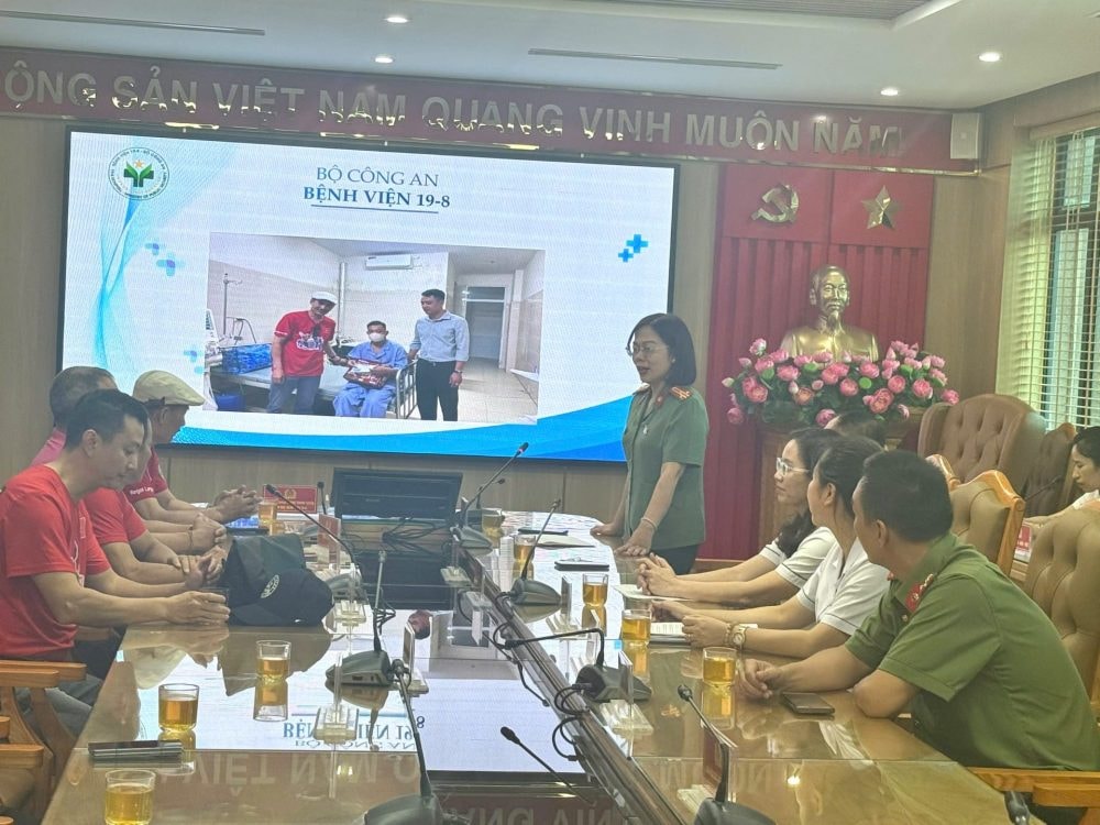 Tết Trung Thu Ấm Áp Tại Bệnh Viện 19-8: Yêu Thương Gõ Cửa Những Trái Tim