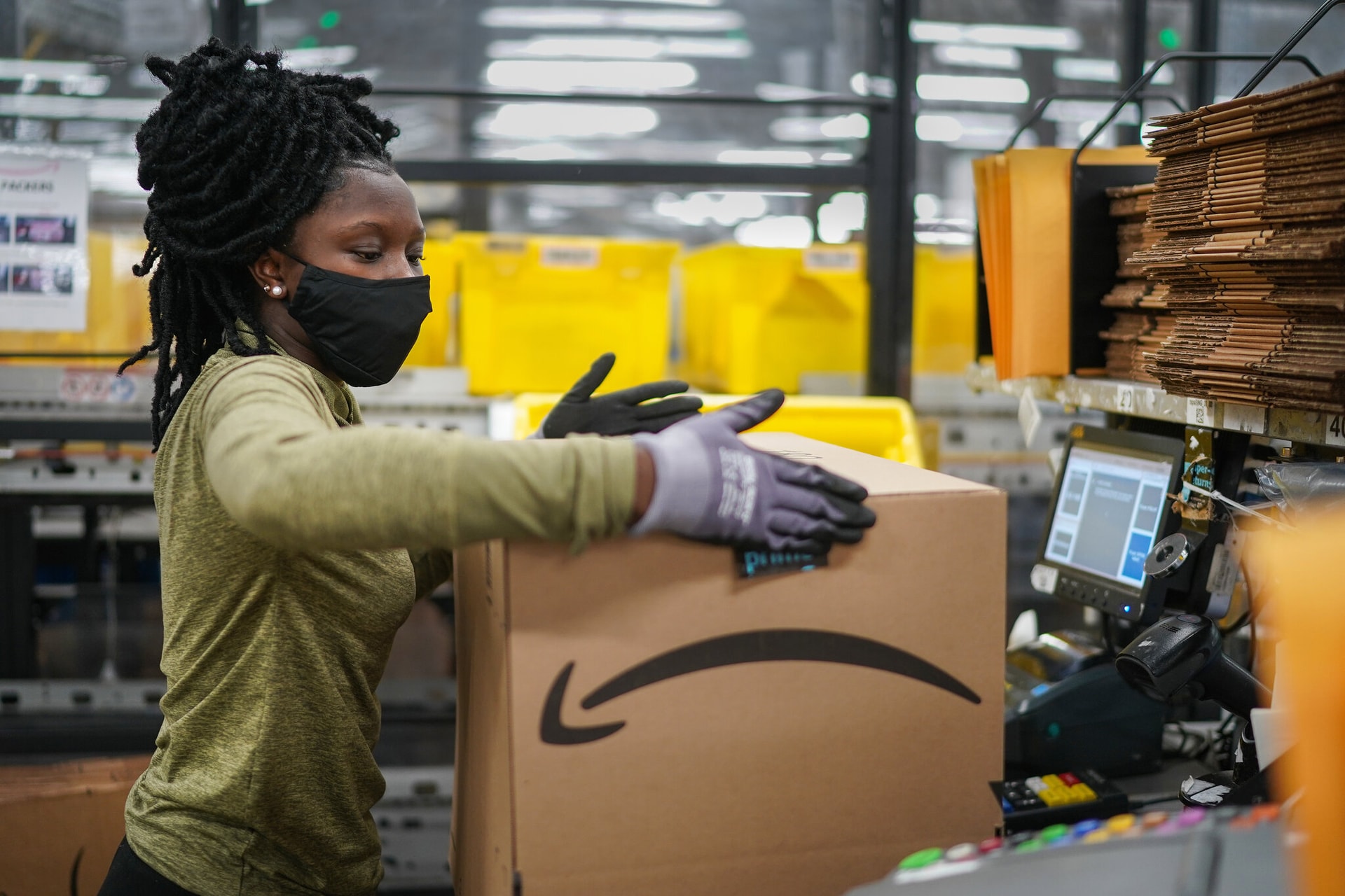 amazon-jfk8-promo-superjumbo-v2.jpg