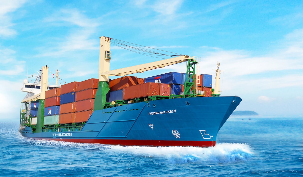 4. Khai thác tuyến vận tải biển nội địa và quốc tế