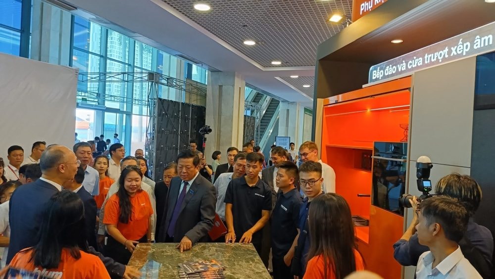 Gần 300 doanh nghiệp trong và ngoài nước tham gia Triển lãm Quốc tế Vietbuild Hà Nội 2025