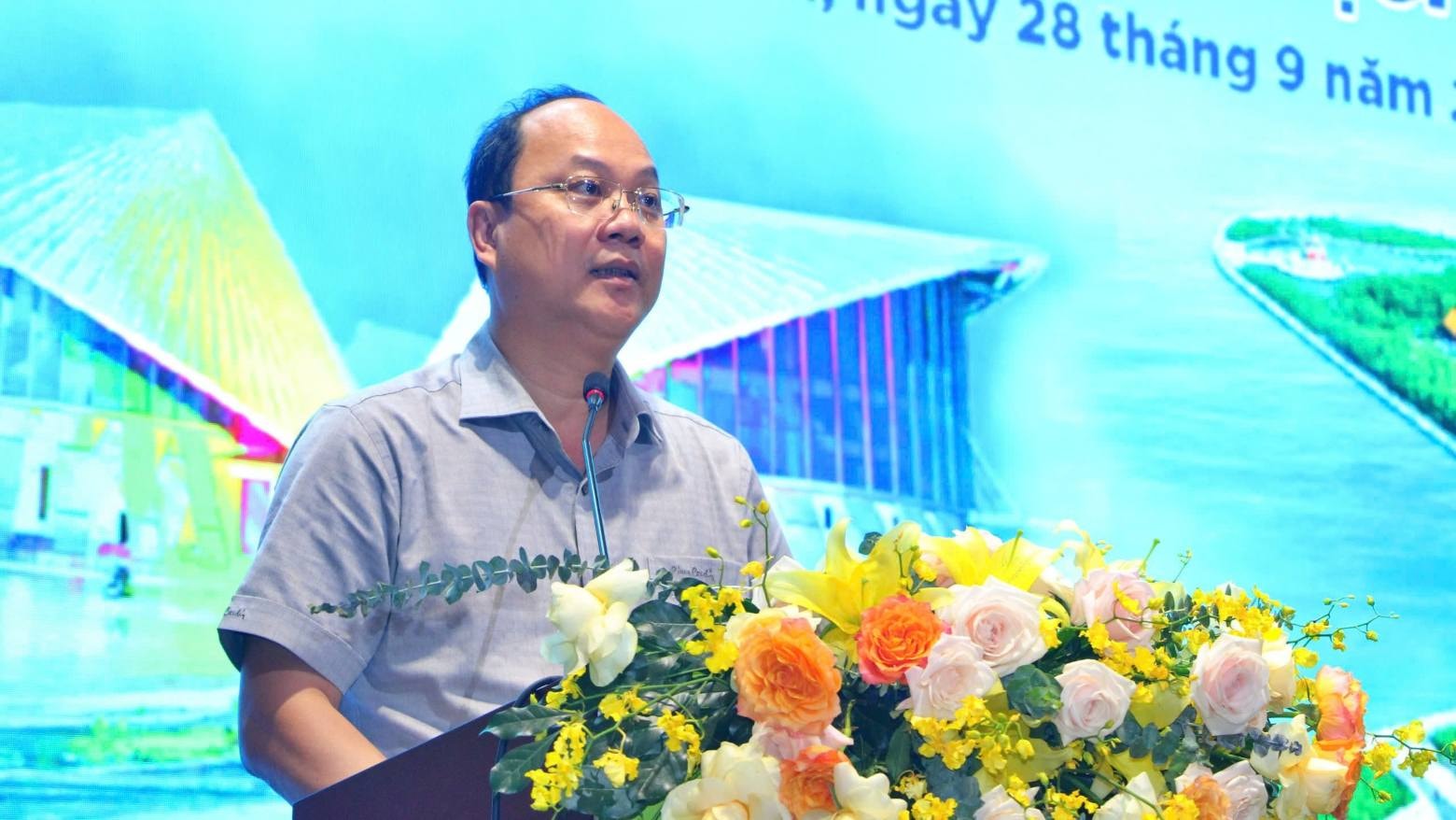 Bí thư Tỉnh uỷ Cà Mau Nguyễn Hồ Hải phát biểu tại hội thảo.