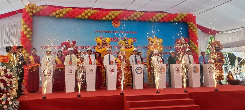 gen-n-Khoi cong cau vuot bien RG