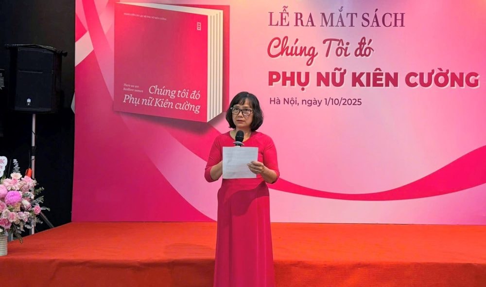 Ra mắt sách ảnh “Chúng tôi đó - Phụ nữ Kiên cường” Ra mắt sách ảnh “Chúng tôi đó - Phụ nữ Kiên cường”