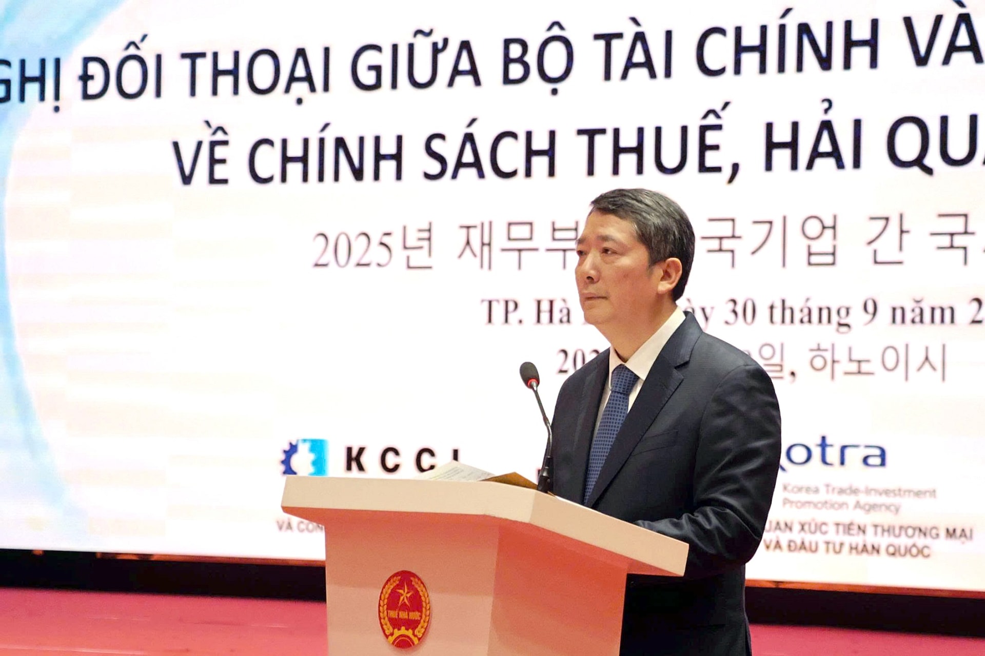Thứ trưởng Bộ Tài chính Cao Anh Tuấn phát biểu khai mạc hội nghị
