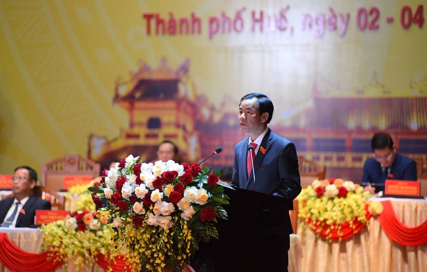 Nguyễn Văn Phương trình bày báo cáo chính trị tại Đại hội 