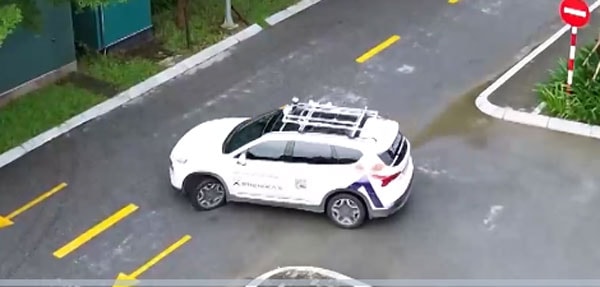 Chiếc Hyundai Santafe được dùng để thử nghiệm chế độ tự hành.