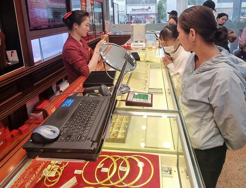 thue-vang-0-1-lieu-thuoc-nhe-cho-can-benh-dau-co-2.jpg