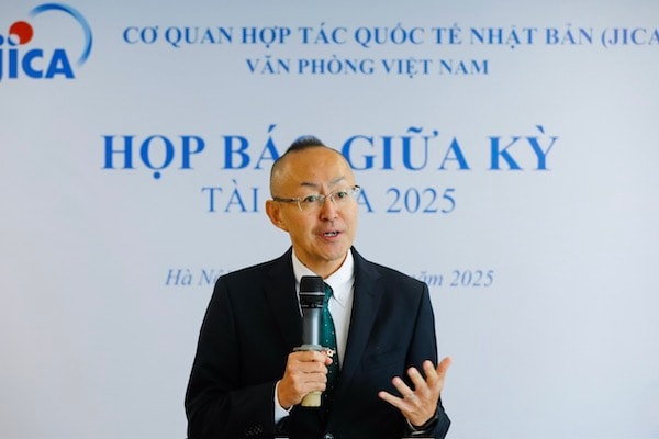 1.Ông Kobayashi Yosuke, trưởng đại diện JICA Việt Nam