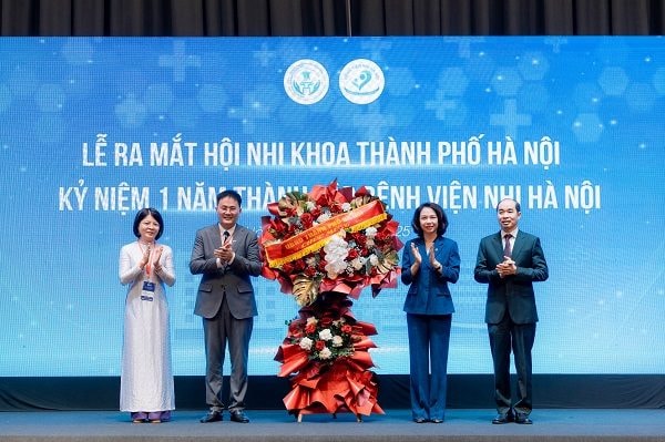 Phó Chủ tịch UBND TP Vũ Thu Hà dự lễ ra mắt Hội Nhi khoa Hà Nội
