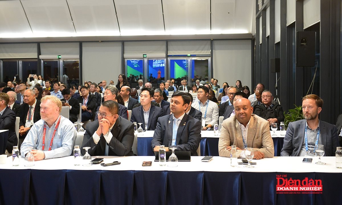 This congress marks a significant step forward in the ESG journey of the global logistics industry, becoming one of the first international events in Vietnam to transparently measure carbon emissions.