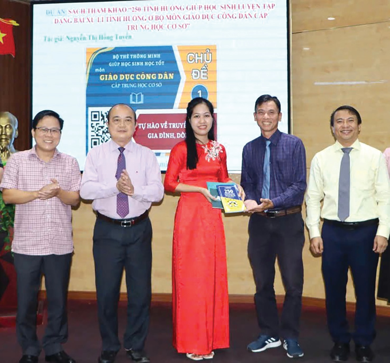 Ban Giám khảo Cuộc thi Khởi nghiệp Đổi mới Sáng tạo Đồng Nai 2025 và Nguyễn Ngọc Tuấn