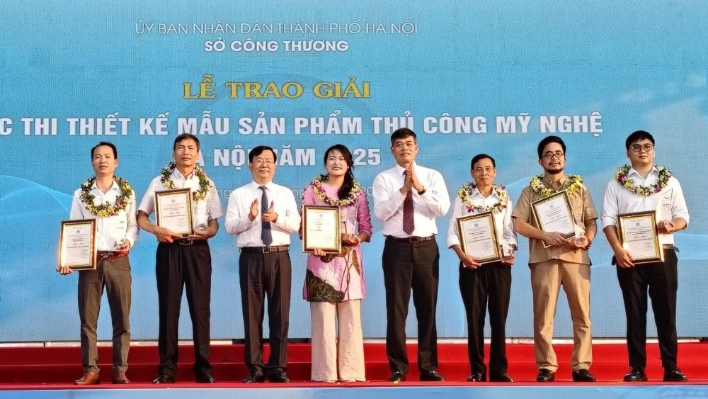 Trao giải cuộc thi thiết kế mẫu sản phẩm thủ công mỹ nghệ Hà Nội 2025