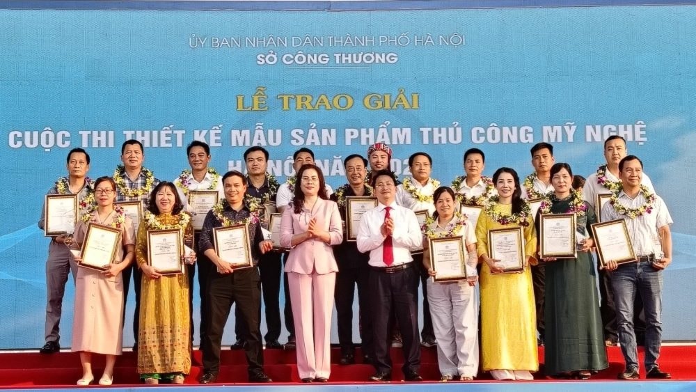 Trao giải cuộc thi thiết kế mẫu sản phẩm thủ công mỹ nghệ Hà Nội 2025