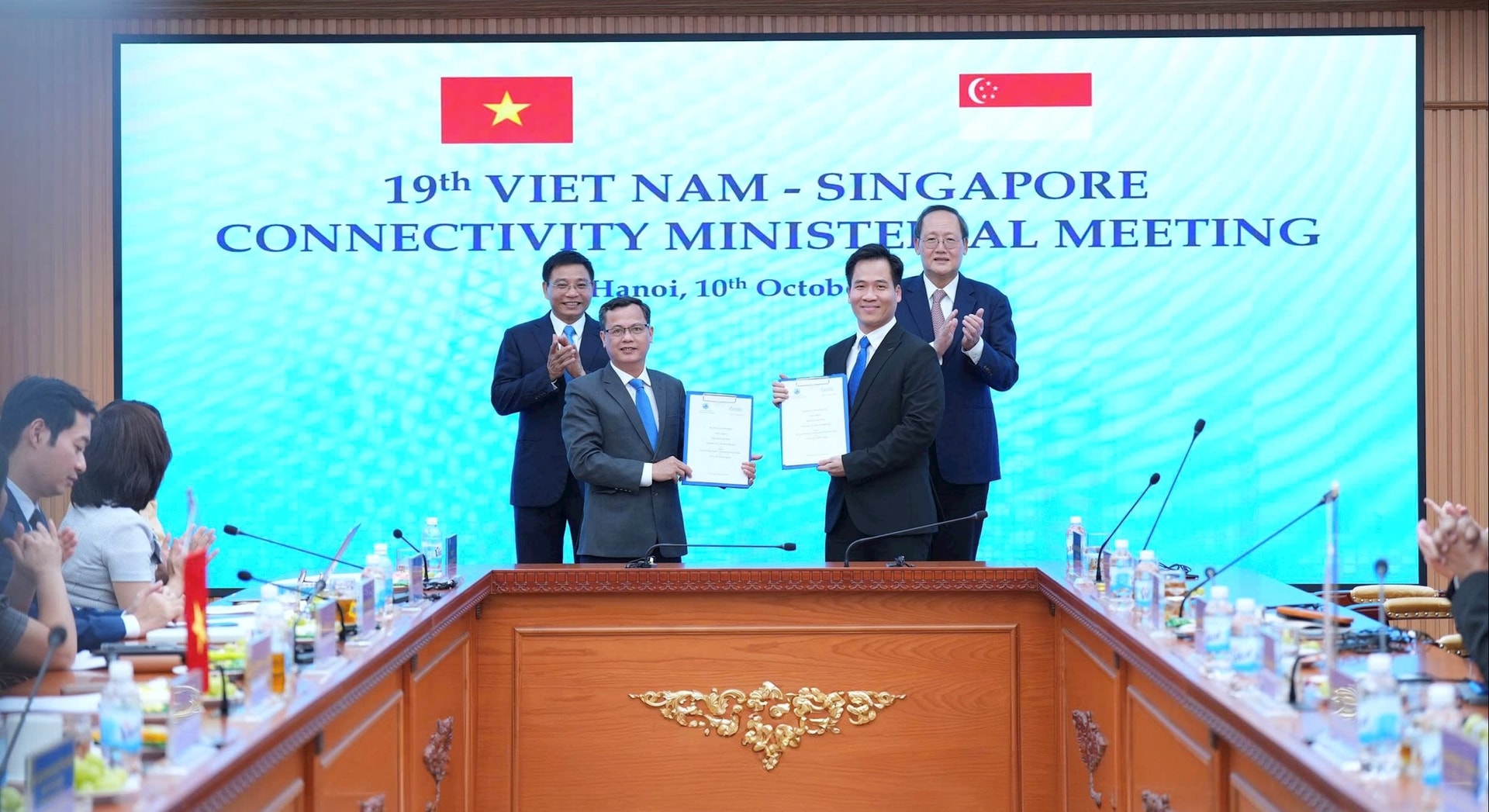 UBND Thành phố Đà Nẵng và Grab Việt Nam đã ra mắt Kế hoạch hành động thực hiện Biên bản ghi nhớ trong khuôn khổ Hội nghị Bộ trưởng về Kết nối kinh tế Việt Nam - Singapore lần thứ 19