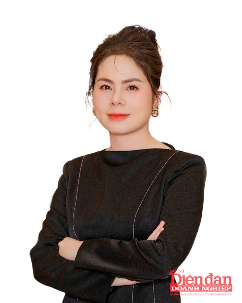 Bà Trần Thị Tố Loan - Phó Tổng Giám đốc Tập đoàn Sao Đỏ, Chủ đầu tư Khu công nghiệp Nam Đình Vũ