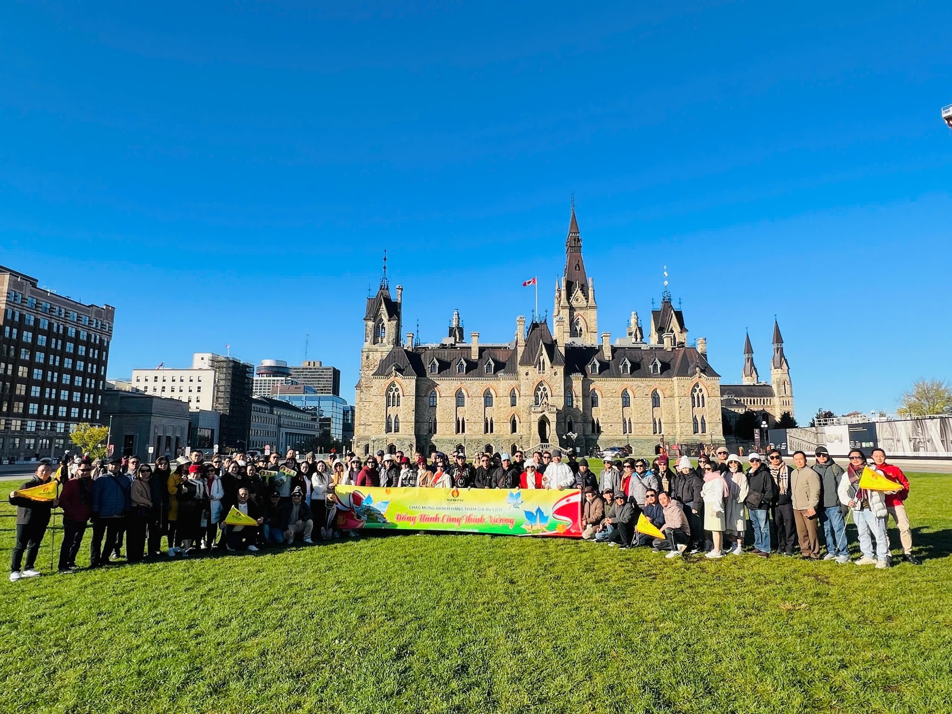 H1_Chương trình “Đồng hành cùng Thịnh vượng – Canada 2025” với sự tham gia của hàng trăm khách hàng xuất sắc.
