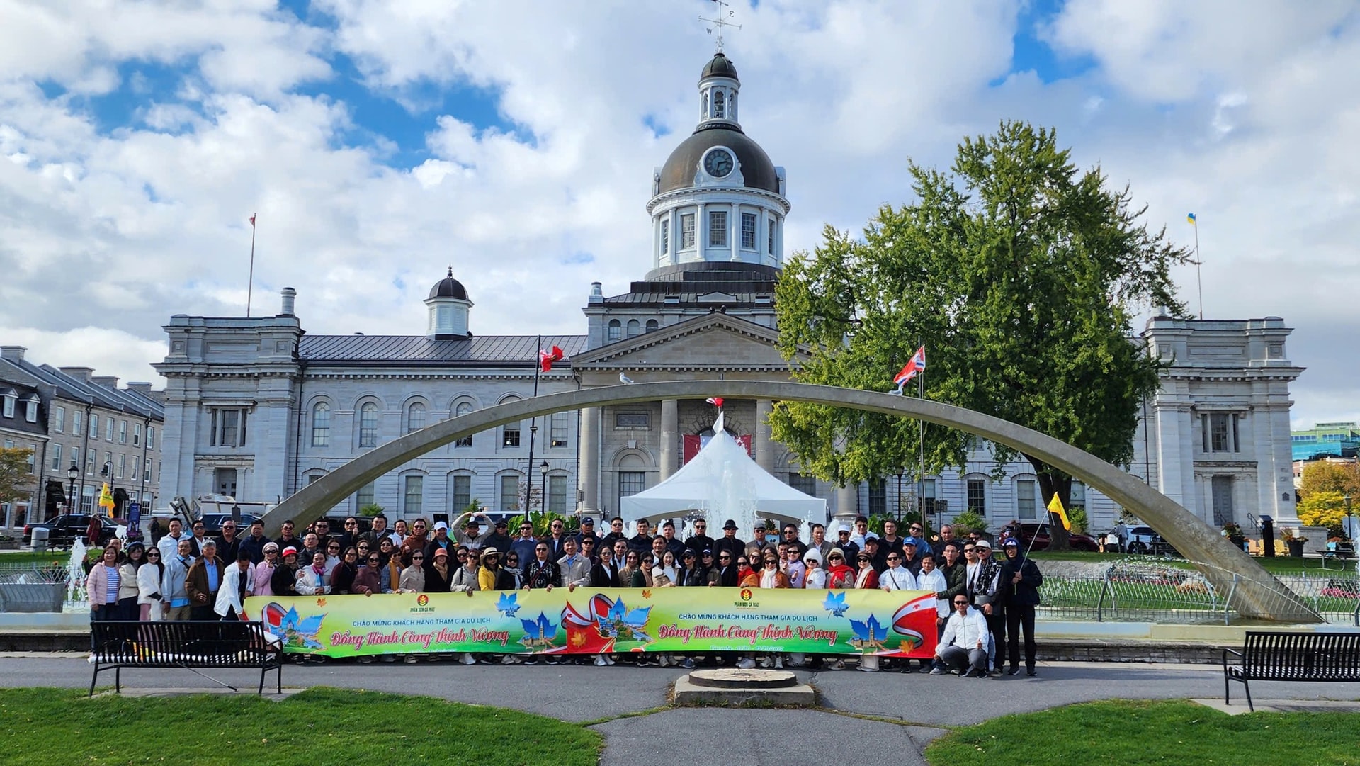 H3_Đoàn tham quan nhiều địa điểm nổi tiếng tại Canada.