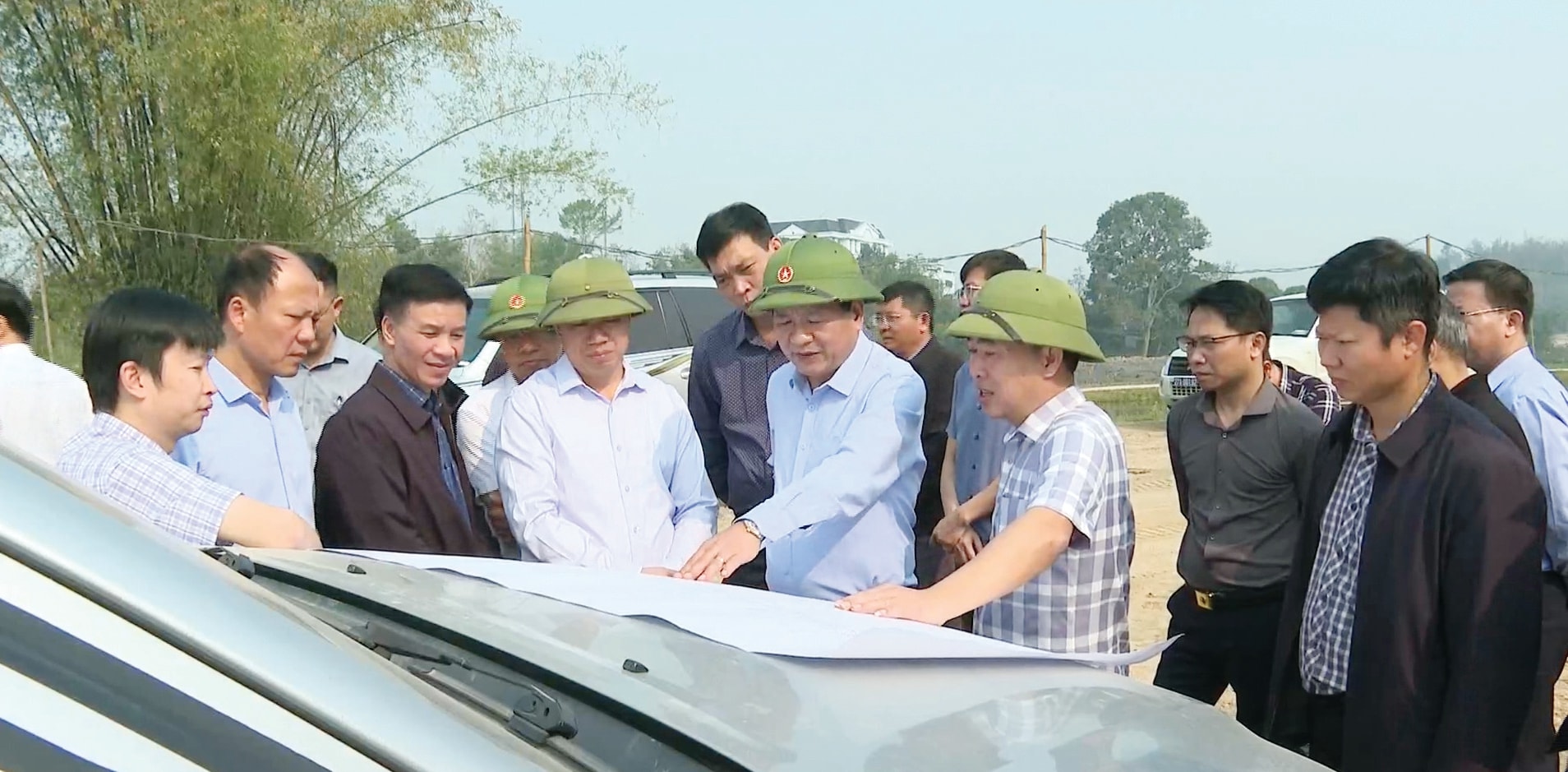 2. Chủ tịch UBND tỉnh Biên Điện Lê Thành Đô kiểm tra gói các thầu 4, 5, 6, 7 thuộc Dự án Đường động lực