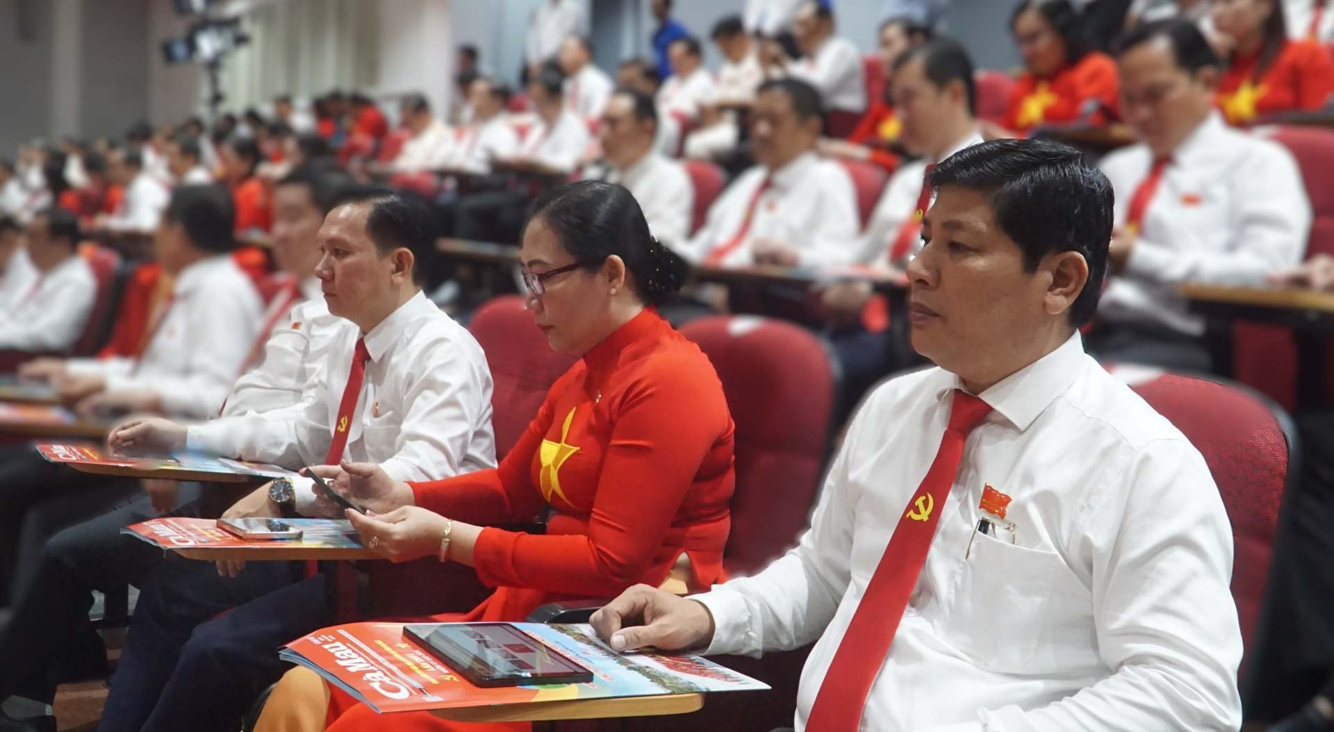 Đại biểu dự Đại hội Đảng bộ tỉnh Cà Mau không sử dụng tài liệu giấy.