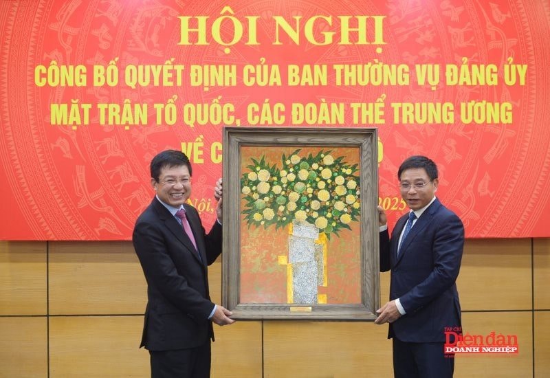 Thứ trưởng Bộ Tài chính Hồ Sỹ Hùng được điều động làm Bí thư Đảng uỷ VCCI