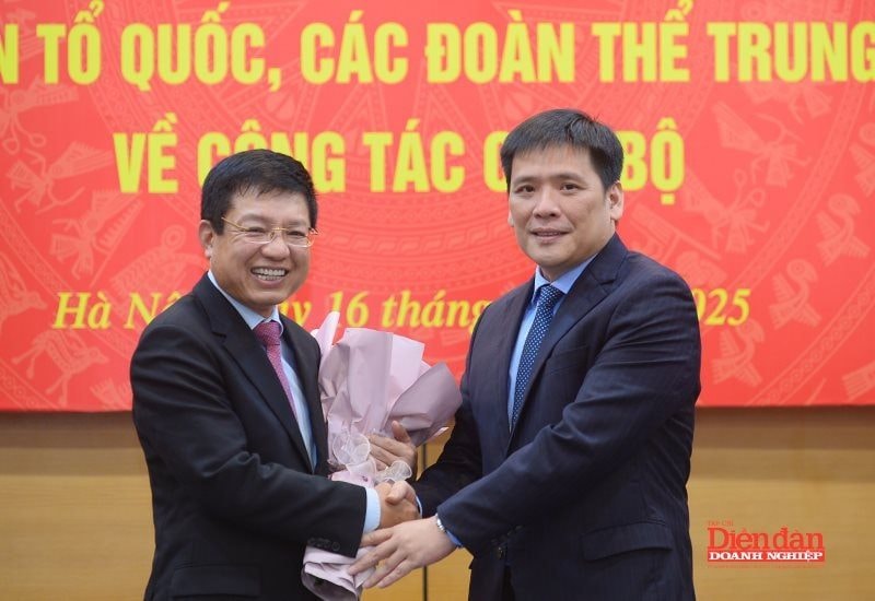 Thứ trưởng Bộ Tài chính Hồ Sỹ Hùng được điều động làm Bí thư Đảng uỷ VCCI