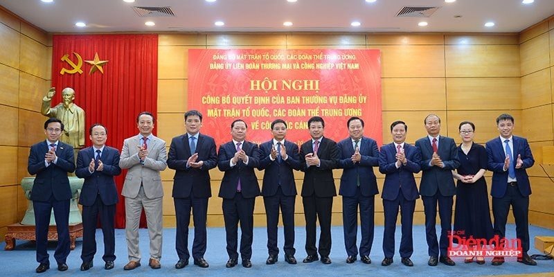Thứ trưởng Bộ Tài chính Hồ Sỹ Hùng được điều động làm Bí thư Đảng uỷ VCCI