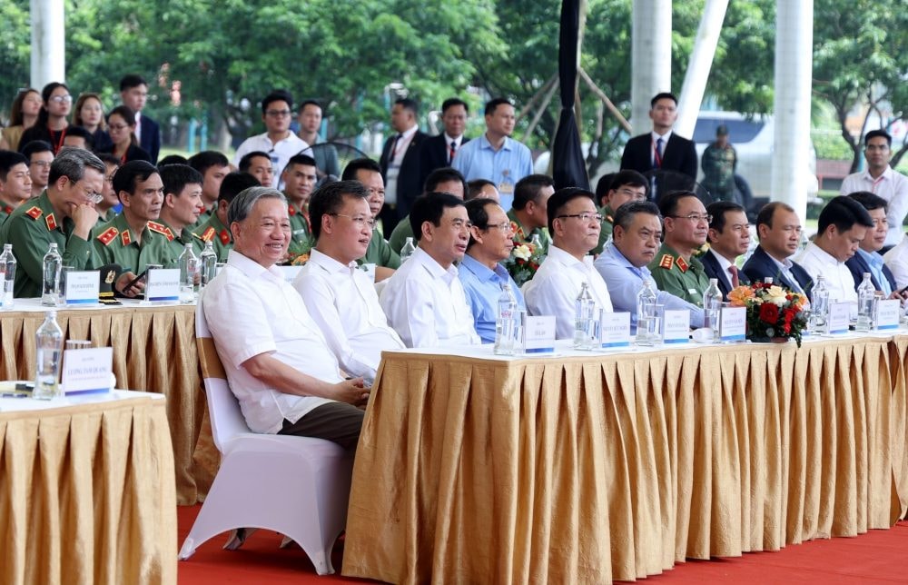 Tổng Bí thư Tô Lâm dự lễ khởi công xây dựng sân vận động tiên tiến hàng đầu thế giới