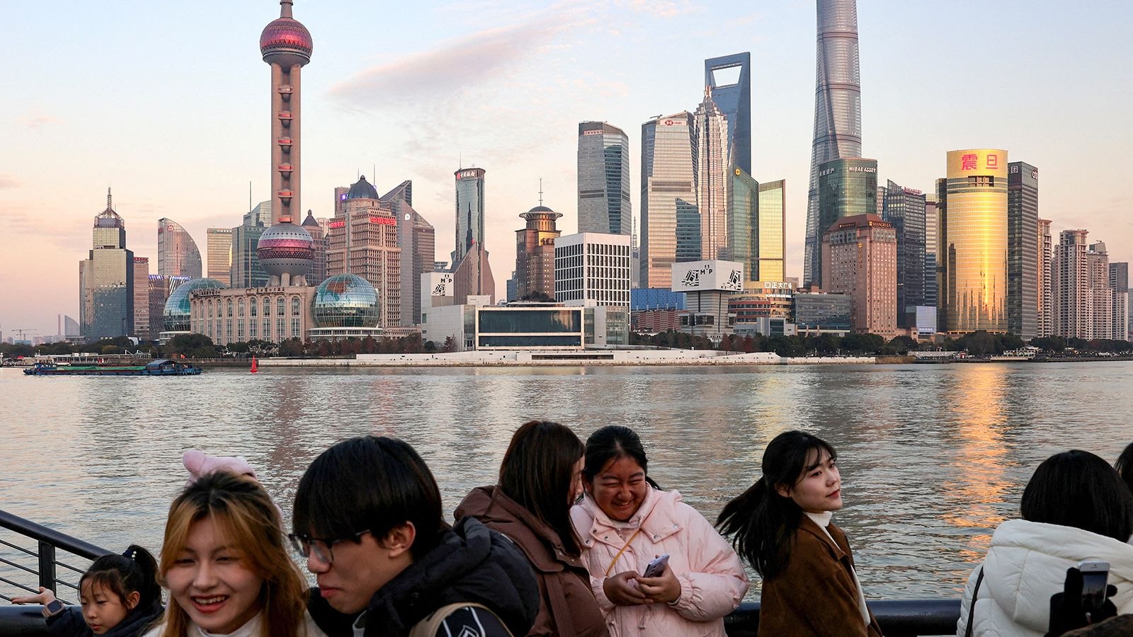 2025-01-16t131529z-1461066535-rc2xacazhuuq-rtrmadp-3-china-economy-gdp.jpg