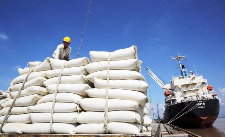 bị cấm ủy thác xuất khẩu cho doanh nghiệp đã có giấy phép. VCCI cho rằng, quy định này chưa phù hợp với thực tế hoạt động xuất khẩu hiện nay.