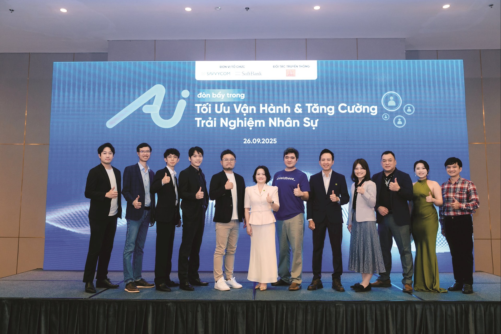 Ảnh chụp cùng SoftBank Corp tại hội thảo AI