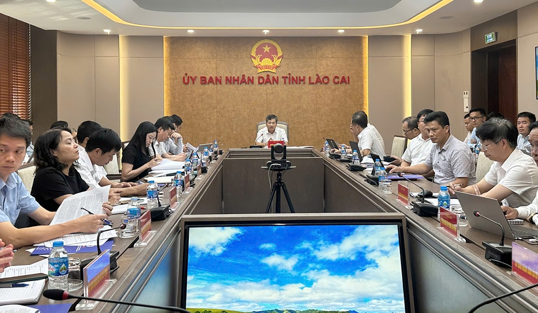 anh1lamvieclaocai21102025-20251021054439638.jpg