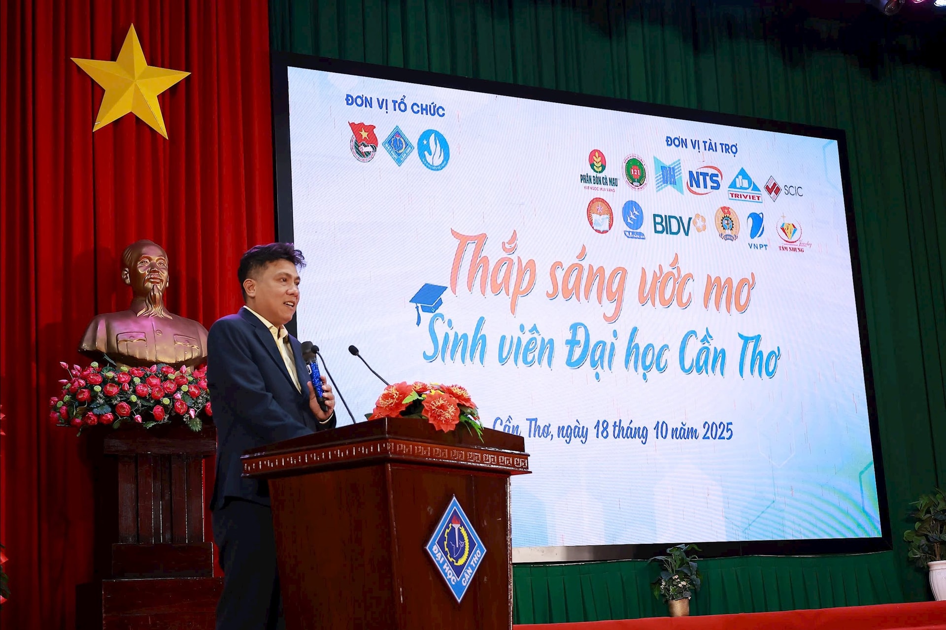 Ông Nguyễn Văn Khán - Phó Giám đốc Trung tâm Nghiên cứu & Phát triển PVCFC chia sẻ