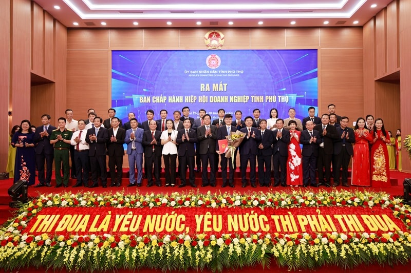 nen-tang-de-doanh-nhan-tren-dong-hanh-cung-dat-nuoc-22.10.2.jpg