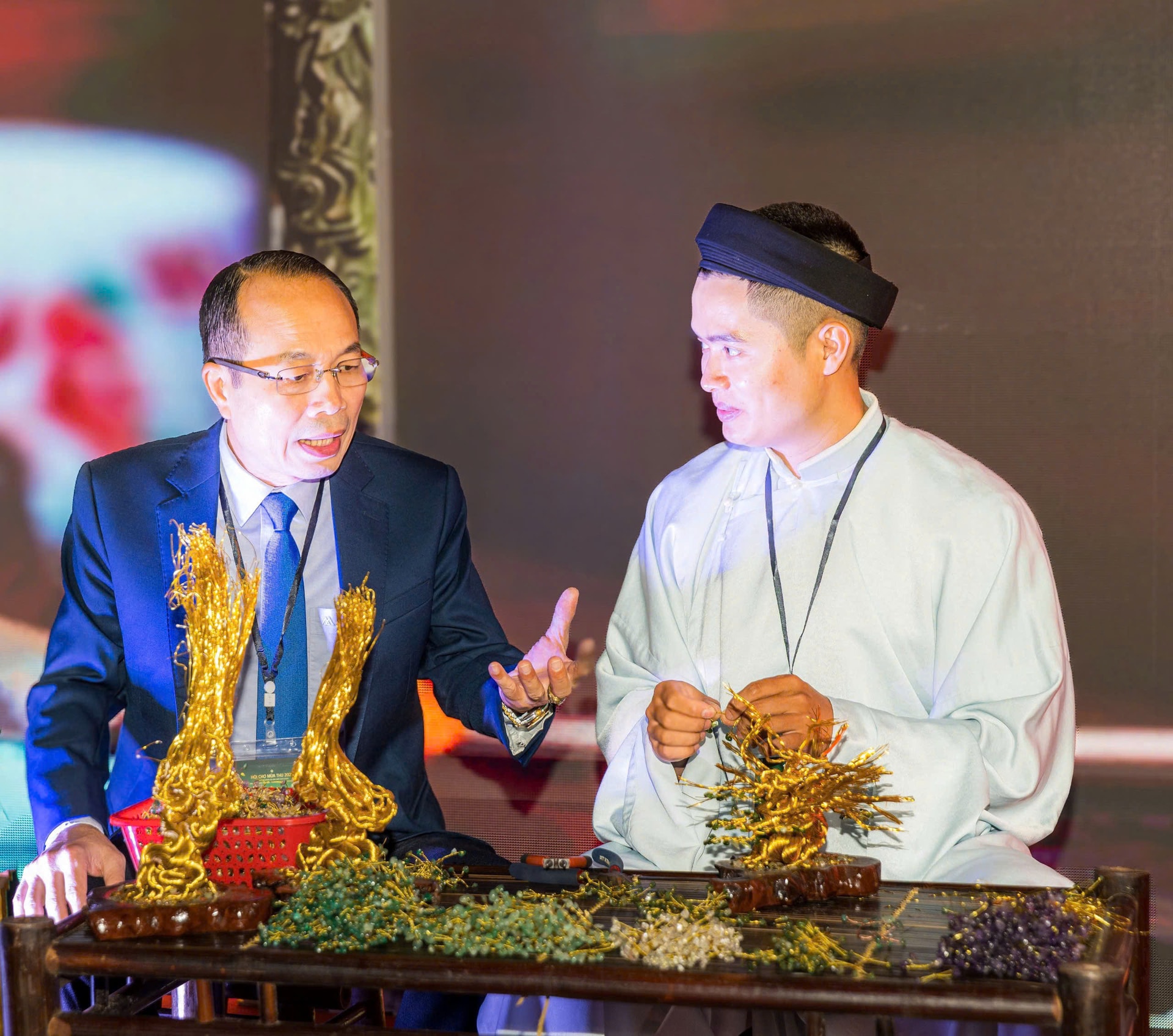 Phó Chủ tịch UBND thành phố Huế Phan Quý Phương đánh gía Hội chợ là dịp để hỗ trợ doanh nghiệp thành phố Huế tìm đầu ra tiêu thụ sản phẩm, hàng hóa, mở rộng và phát triển thị trường cho các sản phẩm đặc sản, OCOP, sản phẩm thủ công mỹ nghệ, công nghiệp nông thôn tiêu biểu, sản phẩm làng nghề truyền thống...