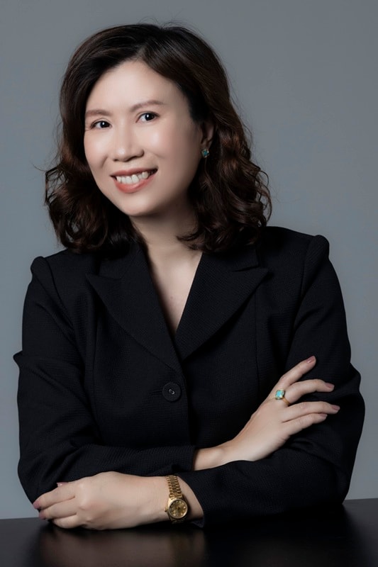 Bà Nguyễn Hoài Thu, CFA - Phó Tổng Giám đốc Công ty Cổ phần Quản lý Quỹ VinaCapital(1)