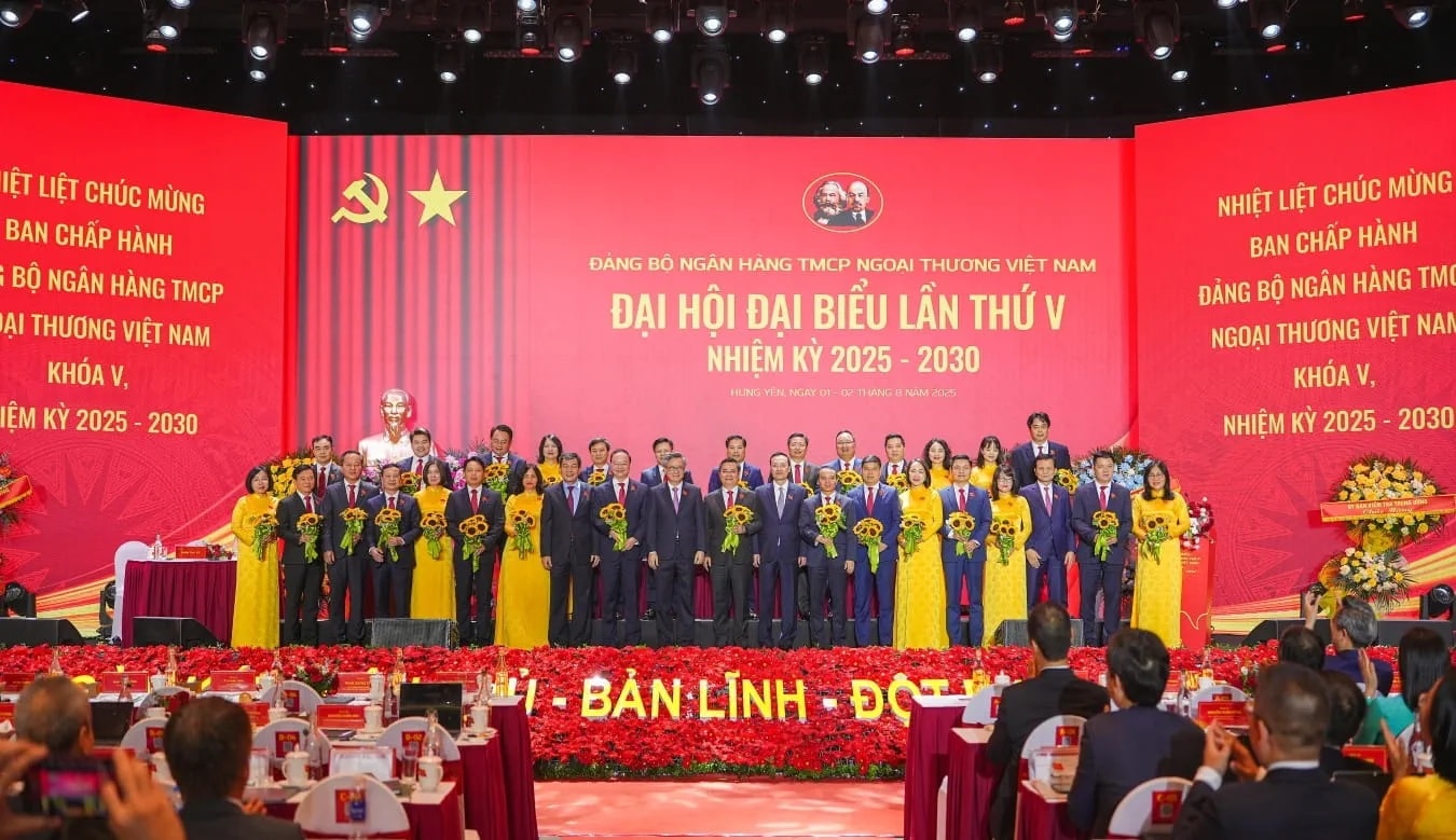 CB6_Búa liềm vàng 2025