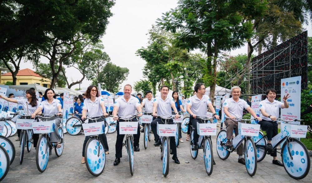 Phát động Chương trình Quốc gia Phòng chống và Quản lý Đột quỵ Phát động Chương trình Quốc gia Phòng chống và Quản lý Đột quỵ