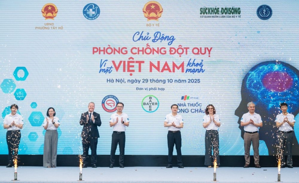 Phát động Chương trình Quốc gia Phòng chống và Quản lý Đột quỵ Phát động Chương trình Quốc gia Phòng chống và Quản lý Đột quỵ