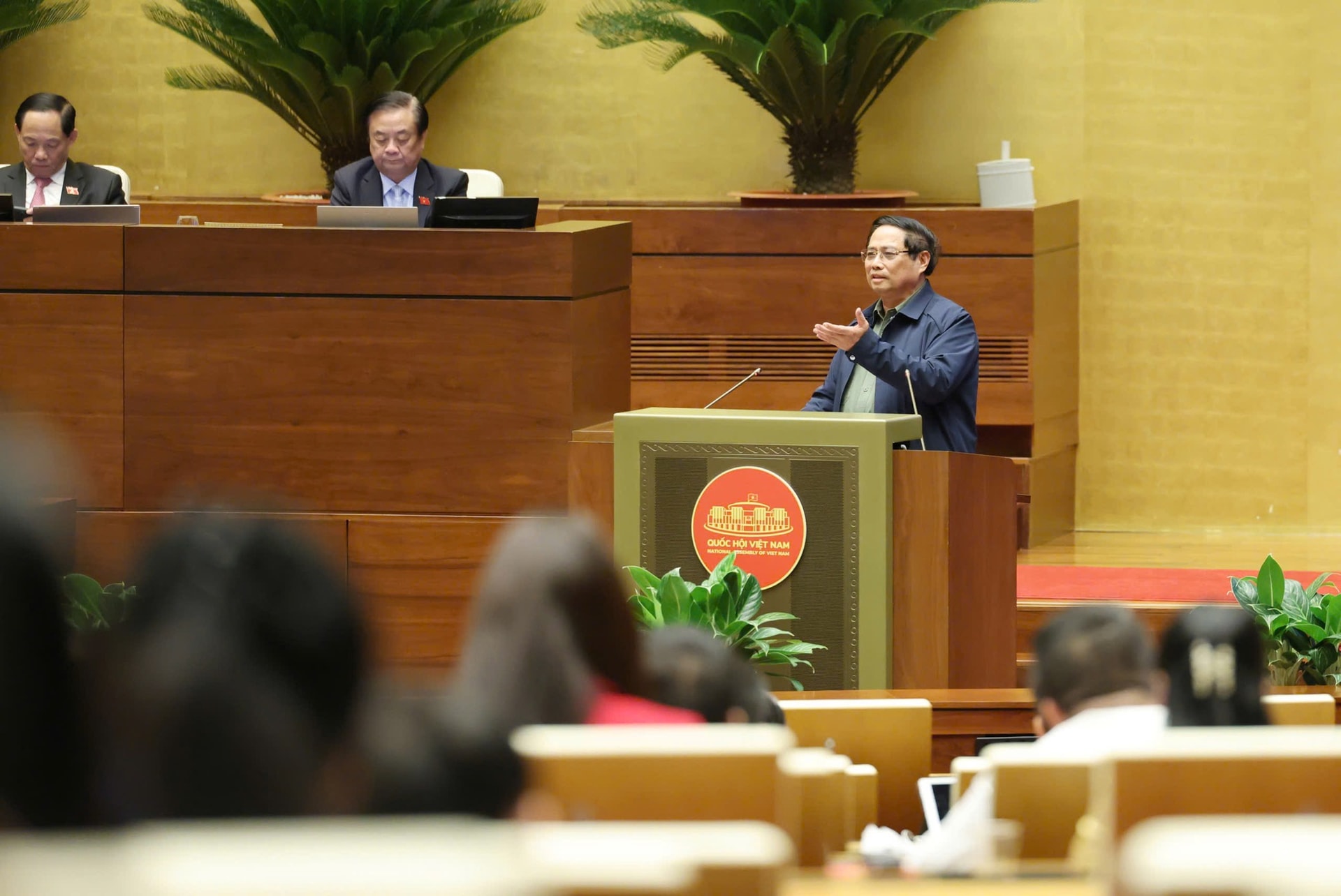 Thủ tướng: Nền kinh tế Việt Nam đủ sức chống chịu và đã vượt qua được các cú sốc rất lớn từ bên ngoài- Ảnh 3. Thủ tướng: Nền kinh tế Việt Nam đủ sức chống chịu và đã vượt qua được các cú sốc rất lớn từ bên ngoài- Ảnh 3.