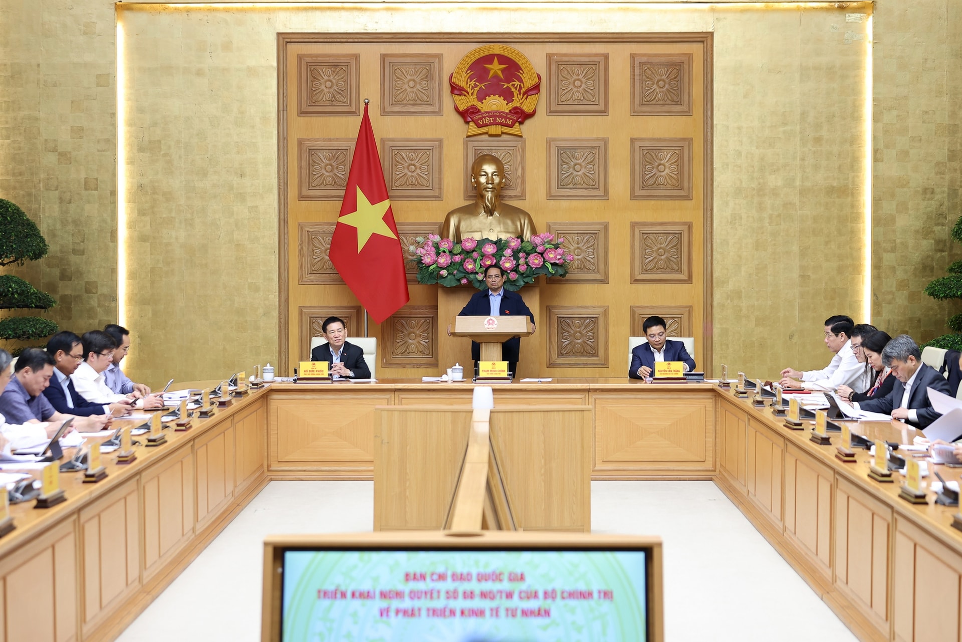 Thủ tướng: Phải tạo điều kiện khi doanh nghiệp tư nhân tham gia các dự án lớn, nhận nhiệm vụ khó khăn- Ảnh 2.