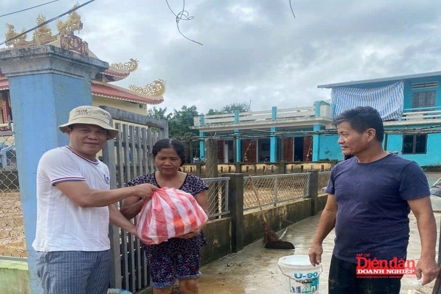 Diễn đàn Doanh nghiệp đến với người dân vùng lũ