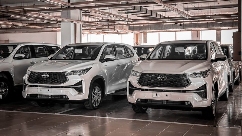 Toyota-Innova-CafeAuto-992025-(2) (1)