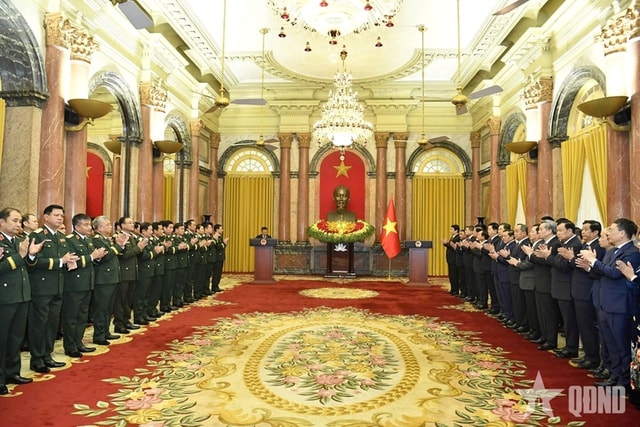 Chủ tịch nước trao quyết định thăng quân hàm 1 Đại tướng, 2 Thượng tướng, bổ nhiệm Chủ nhiệm Tổng cục Chính trị- Ảnh 2. Chủ tịch nước trao quyết định thăng quân hàm 1 Đại tướng, 2 Thượng tướng, bổ nhiệm Chủ nhiệm Tổng cục Chính trị- Ảnh 2.