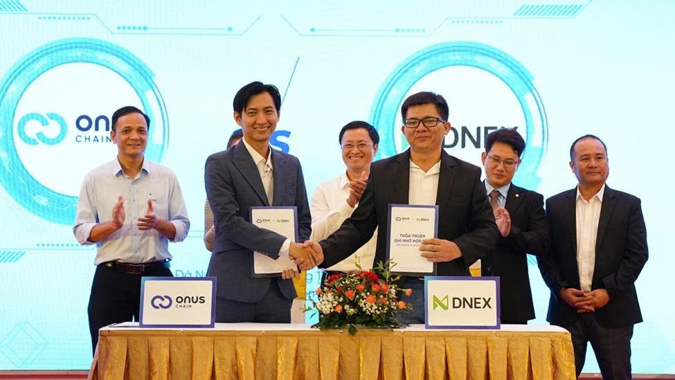 Lễ công bố OnusChain..