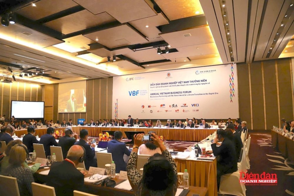Chủ tịch VCCI: Cộng đồng doanh nghiệp cam kết đồng hành cùng Chính phủ chuyển đổi xanh trong kỷ nguyên số