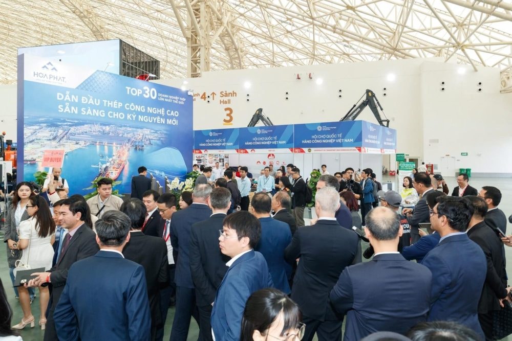 Hòa Phát trình làng thép ray cao tốc, bổ sung mắt xích quan trọng cho công nghiệp hỗ trợ đường sắt