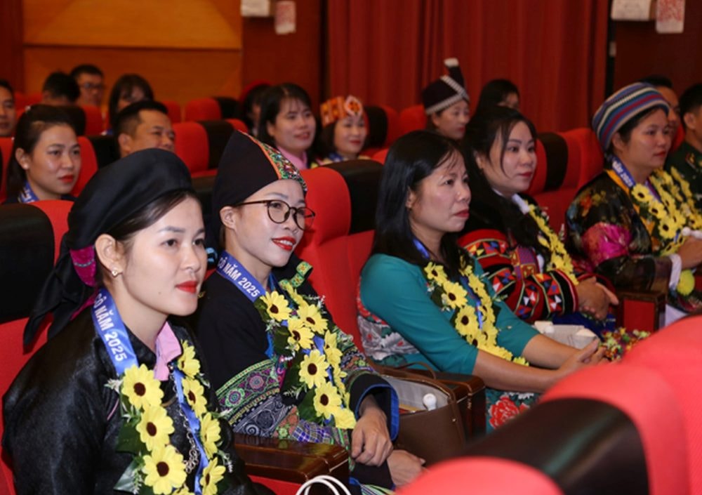 “Chia sẻ cùng thầy cô 2025”: Lan tỏa tri ân và dấu ấn xã hội hóa vì giáo dục vùng biên